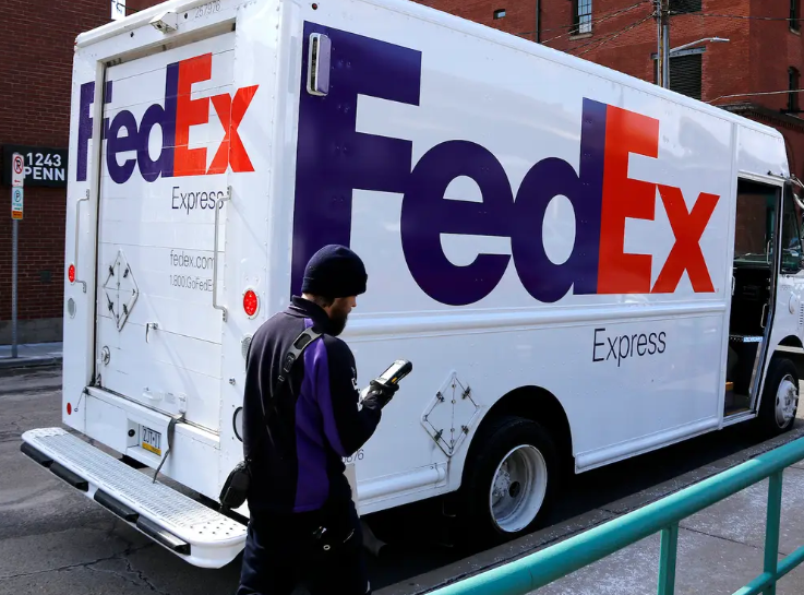洛杉矶FedEx群体感染，近千条货柜积压！