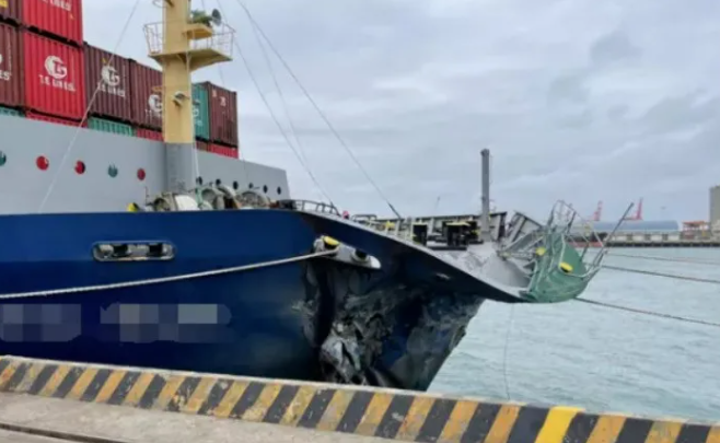 紧急突发！一货轮在台中港全速撞码头，船期恐延误