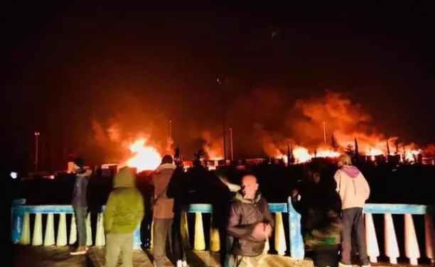 以色列袭击乌克兰 港口火灾